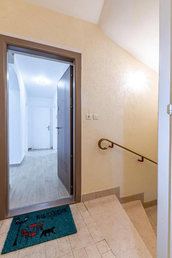 Les Trois Frontieres Apartment Terville Bagian luar foto